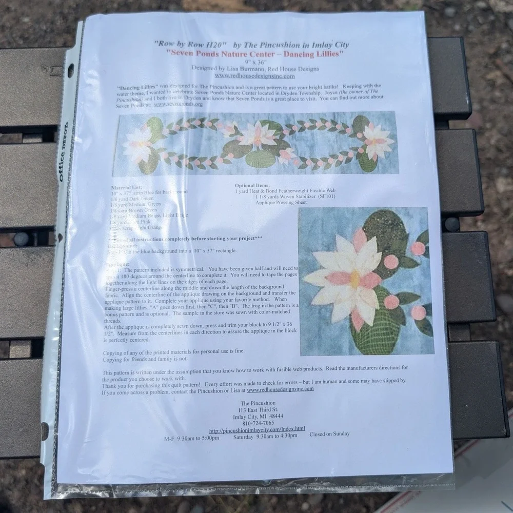 Red House Designs Dancing Lillies Applique Quilt Pattern Fabric Kit 9x36 Blue